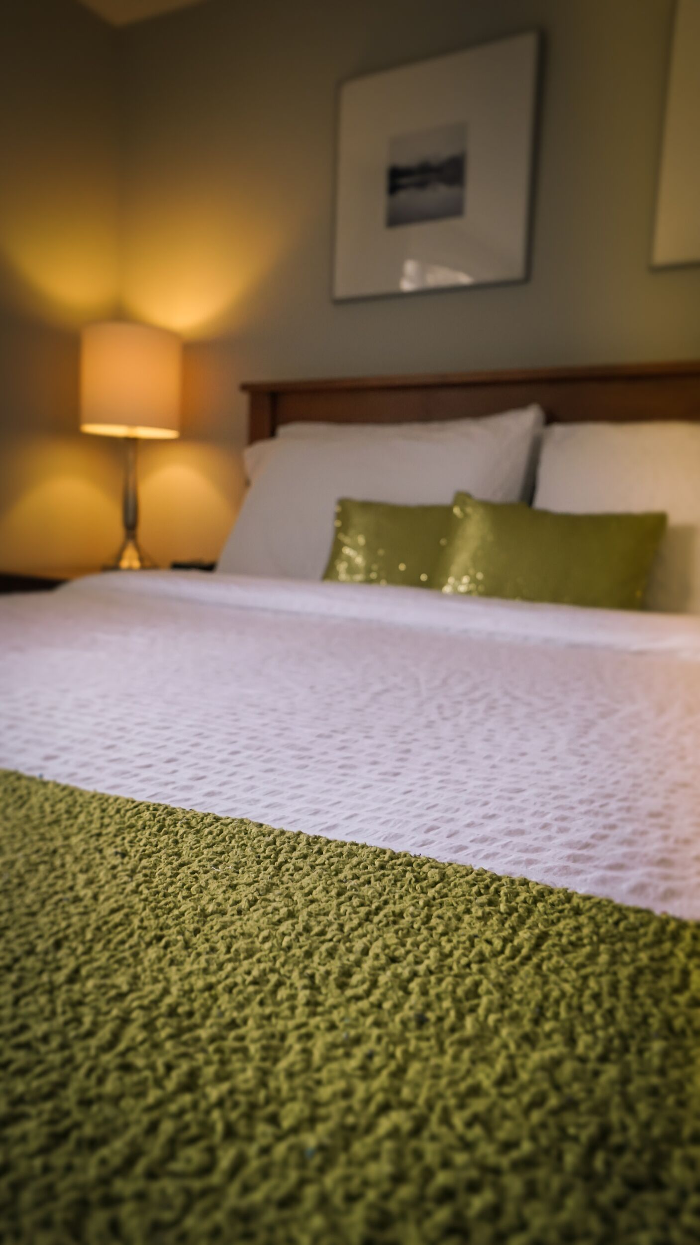 Superior Chalet, 3 Bedrooms, Hot Tub, Lake View | 1 bilik tidur, peralatan tempat tidur premium, Wi-fi percuma 