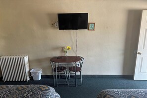 Iron/ironing board, free WiFi, bed sheets - Love Hotels Murdo by OYO on Interstate 90 (Murdo)