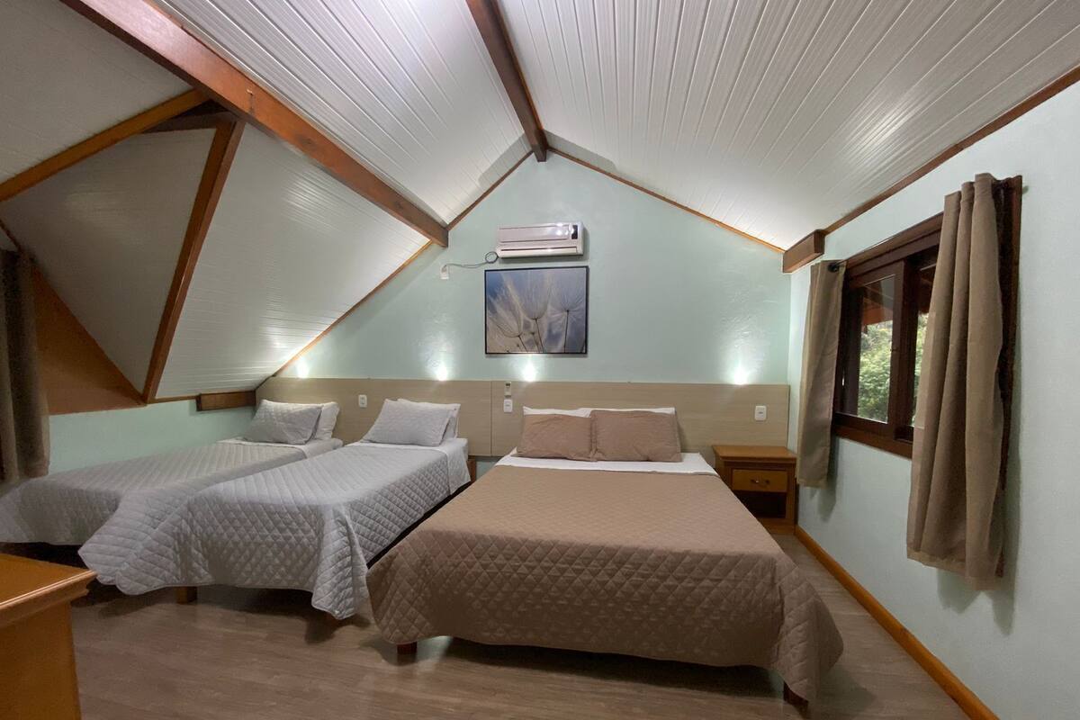 Family Duplex | Premium bedding, minibar, individually decorated, iron/ironing board