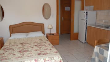 Studio, 1 Katil Kelamin (Double) | Meja, langsir/tirai gelap terus, Wi-fi percuma, cadar katil