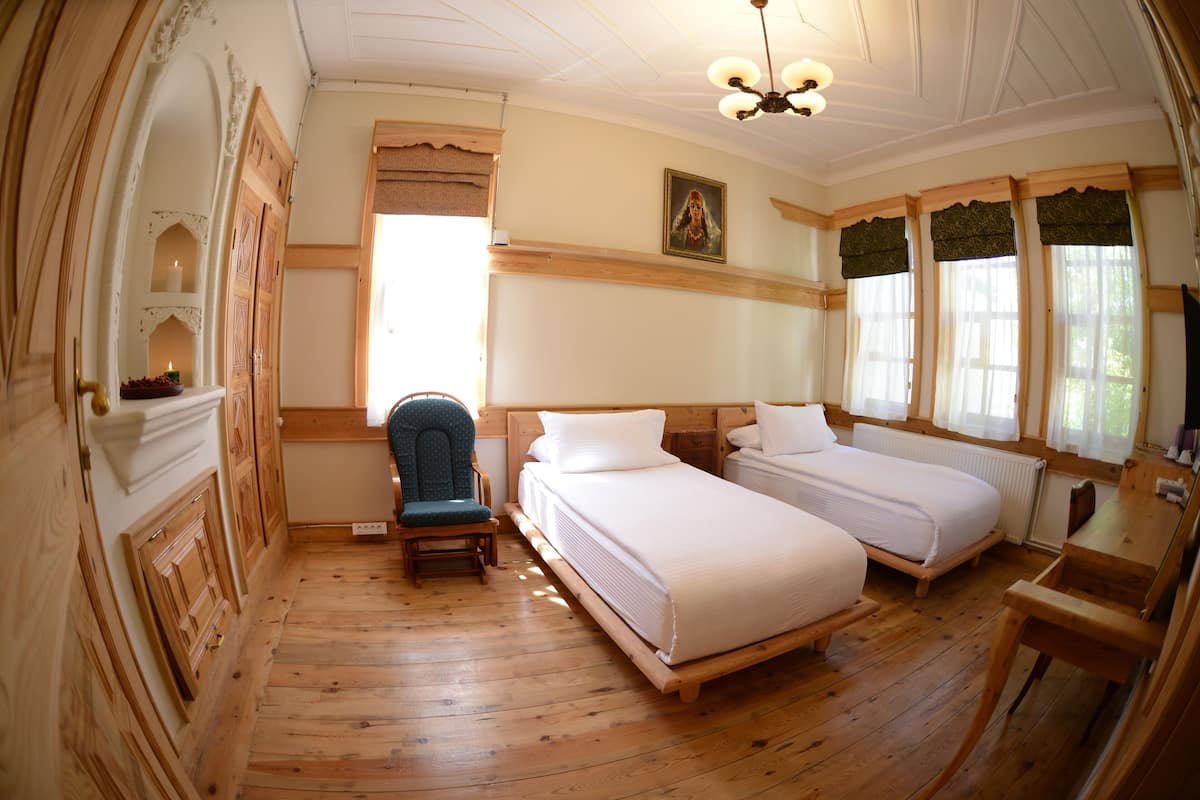 Twin Room | Free minibar, desk, soundproofing, iron/ironing board