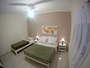 Luxury Triple Room | Blackout drapes, soundproofing, iron/ironing board, free WiFi - Pousada Golden House (Aguas de Sao Pedro)