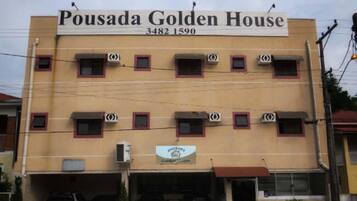 Fachada da propriedade