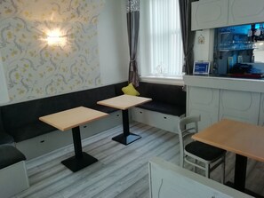 Bar (in der Unterkunft)