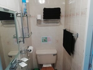 Bathroom - The Shining Diamond (Blackpool)