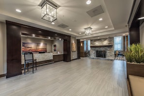 Lobby - Staybridge Suites Charleston - Mount Pleasant by IHG (Mount Pleasant)