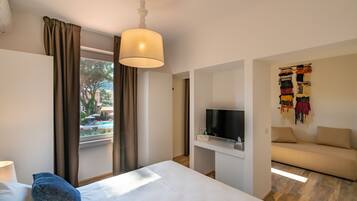 Minibar, in-room safe, soundproofing, iron/ironing board