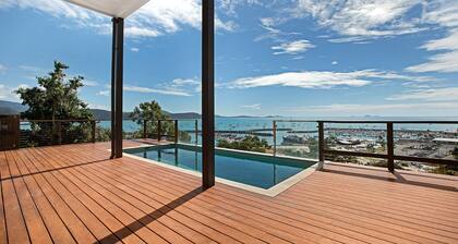 Island Views - the perfect holiday home. Centre of Airlie Beach.<br>More to offer