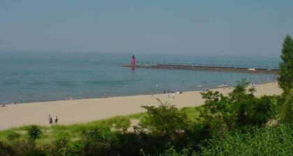 MICHIANA APARTMENT #3 ONE BDRM/ONE BATH BETWEEN DOWNTOWN AND SOUTH BEACH!