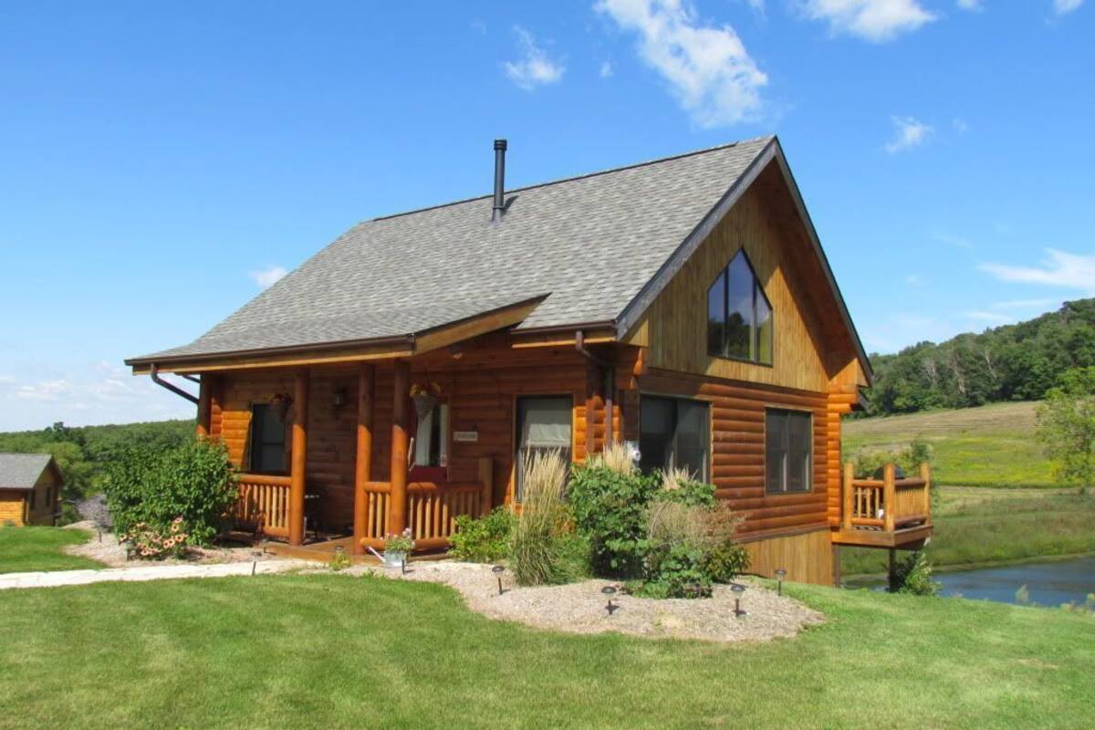 Cabin (Edelweiss) | 2 bedrooms, in-room safe, desk, blackout drapes