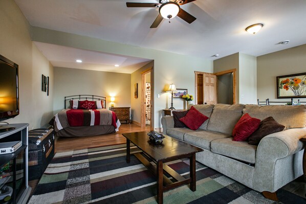 Cabin (Aster) | Living room