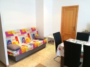 Interior - Central located 2bdr (6pers), modern apartment + P (vinaros)