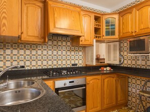 Fridge, microwave, oven, dishwasher - Villa Cactus - Beautiful villa very close to the beach in Port d'Alcúdia (Port d'Alcúdia)