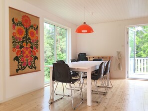 Dining - Stockholm archipelago with pool, boat & bikes (Värmdö NO)