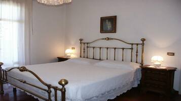 3 camere, ferro/asse da stiro, Wi-Fi gratuito, lenzuola