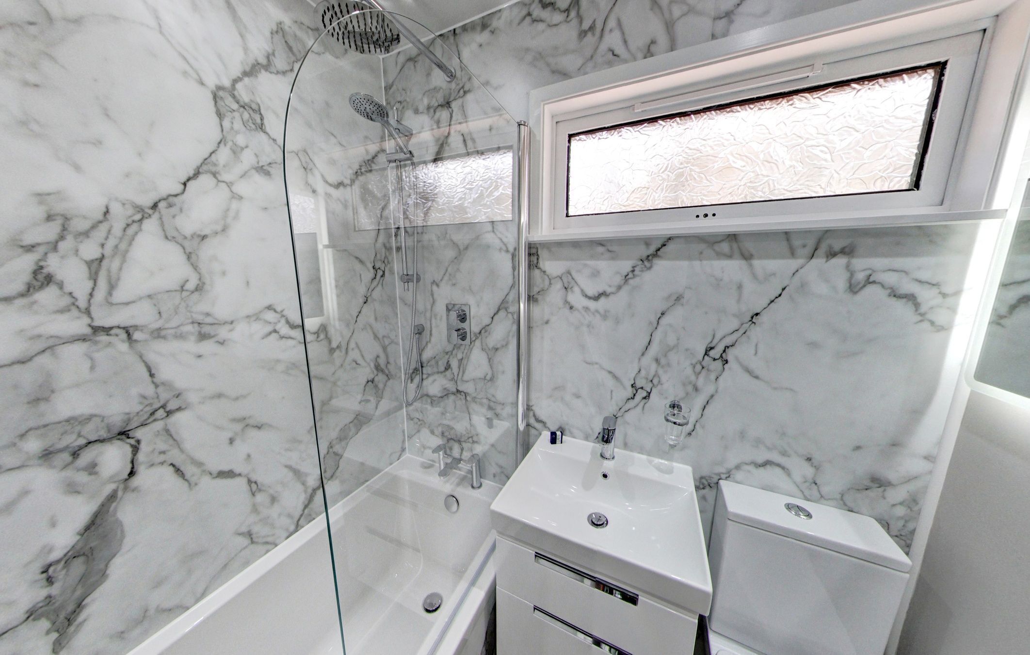 Combined shower/bathtub