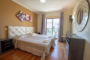 4 habitaciones, tabla de planchar con plancha y wifi gratis 