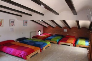 5 Schlafzimmer, Reisekinderbett, kostenloses WLAN, Bettwäsche