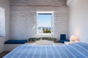 4 chambres, coffres-forts dans les chambres, fer et planche à repasser