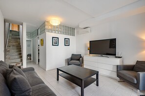 Smart TV, stereo - Spacious duplex apartment with pools and bar restaurant (adeje)