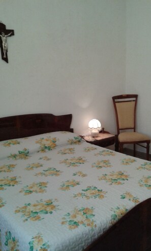 3 Schlafzimmer, Zimmersafe, Schreibtisch, Bügeleisen/Bügelbrett