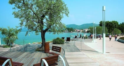 Residence San Zeno 3, Bardolino ,WI-FI, AC, park