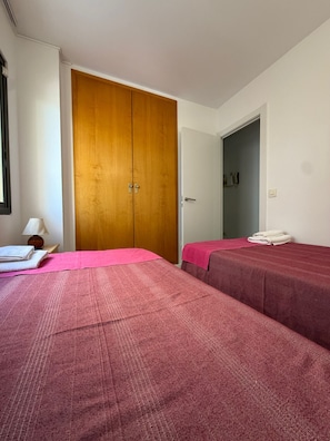 2 chambres, accès au Wi-Fi (inclus), literie fournie