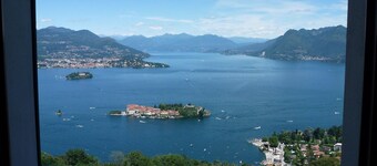 A window 3 overlooking Lake Maggiore!