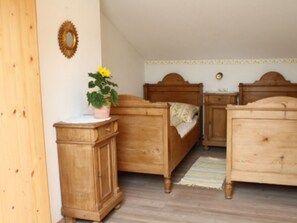 2 habitaciones, acceso a internet y ropa de cama