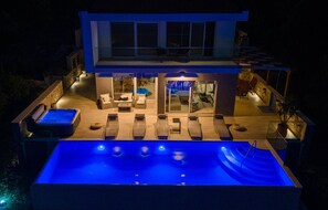 Piscine extérieure