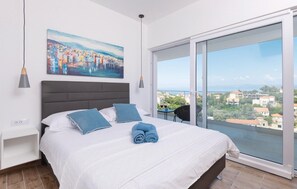 3 bedrooms, free WiFi, bed sheets
