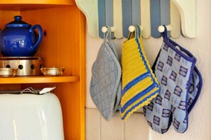 Unclassified image, 4 of 19, button