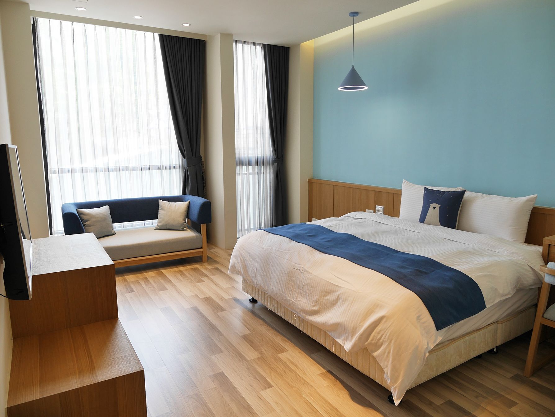 Design Double Room, 1 Queen Bed, Accessible | Premium bedding, down comforters, pillowtop beds, desk