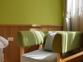 Premium bedding, down duvets, pillow-top beds, desk