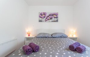 1 bedroom, free WiFi, bed sheets