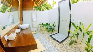 Douche, articles de toilette gratuits