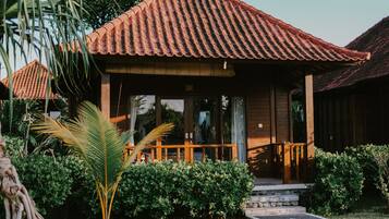 Bungalow Standar, pemandangan kolam renang | Teras/patio