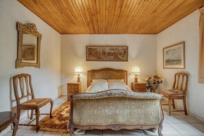 4 bedrooms, desk, iron/ironing board, WiFi - Homerez - Villa in Saint-Pierre-des-Tripiers (Saint-Pierre-des-Tripiers)