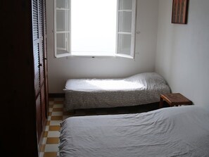 2 bedrooms, free WiFi - 3-room apartment 75m², 2 terraces, direct access to calanques, WIFI, private parking (Cavalaire-sur-Mer)