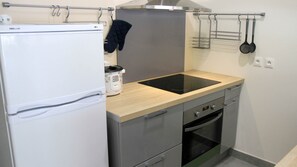 Réfrigérateur, micro-ondes, four, lave-vaisselle