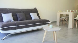 Télévision à écran plat