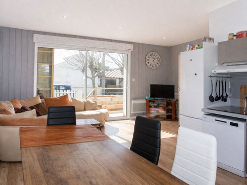 Spacious house 400m from the beach