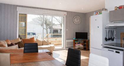 Spacious house 400m from the beach