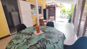 Outdoor dining