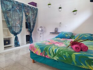 Iron/ironing board, WiFi, bed sheets - Pleasant studio in a residence with swimming pool and close to the sea, Trois Ilet (anse a l'ane les trois ilets)
