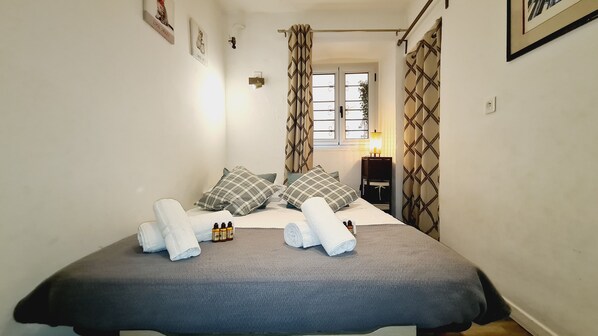 1 bedroom, iron/ironing board, free WiFi, bed sheets - Near Croisette, central, internet, air conditioning (Cannes)