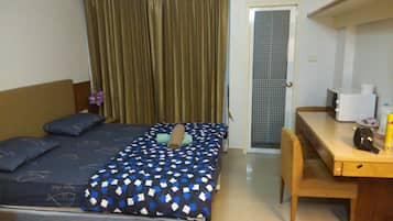 1 bedroom, iron/ironing board, internet, bed sheets