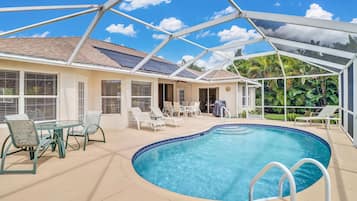 Piscine extérieure, piscine chauffée