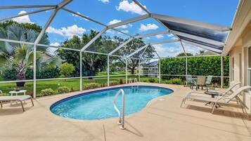 Piscine extérieure, piscine chauffée