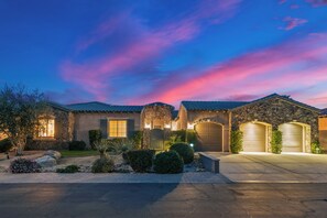 Exterior - Villa Di Palm at Montage Luxury - Expansive 5BD Home W/ PRIVATE POOLSIDE CASITA (Indio)